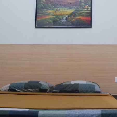 Hotel Taman Indah Madiun Zewnętrze zdjęcie