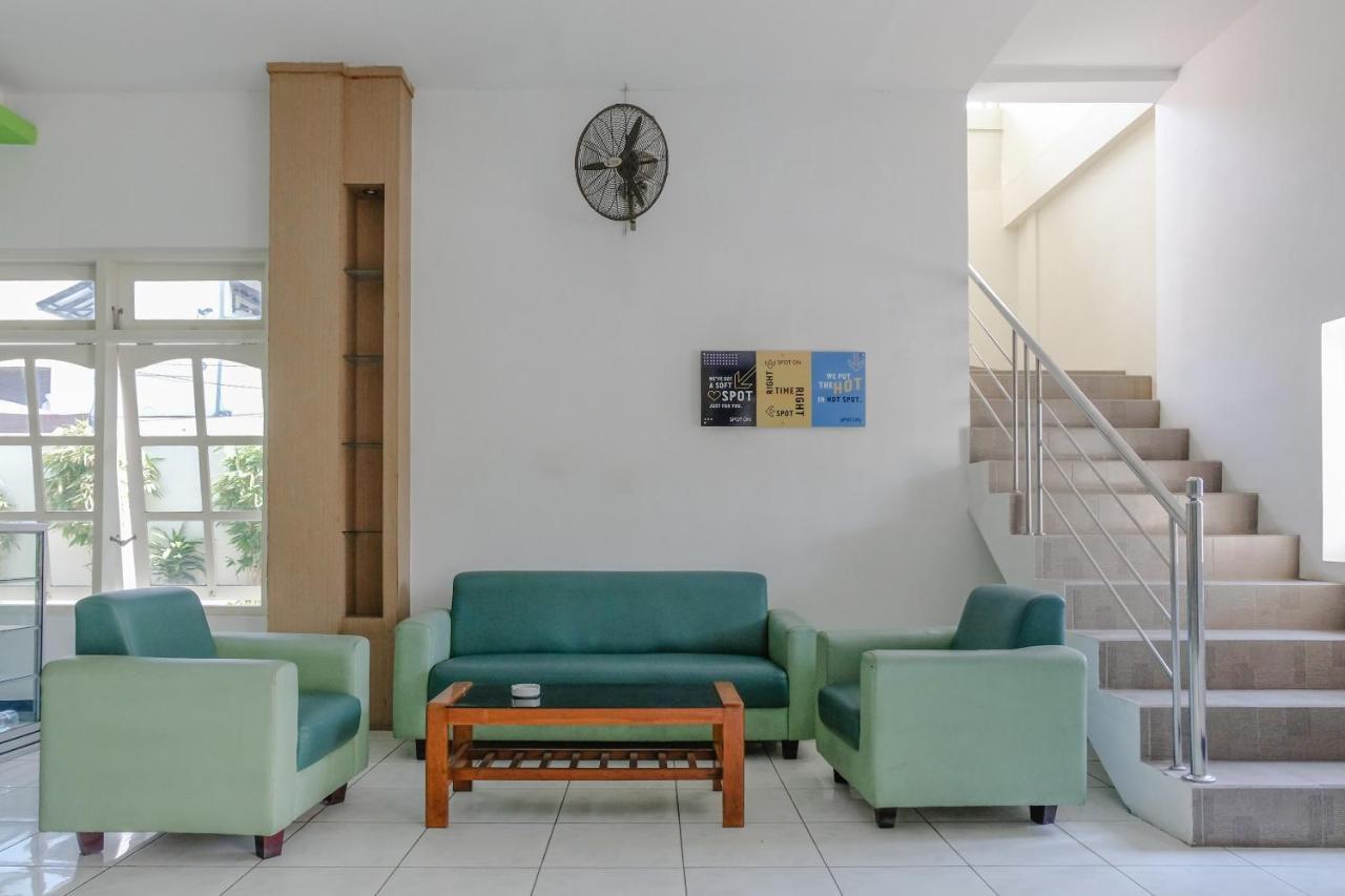 Hotel Taman Indah Madiun Zewnętrze zdjęcie