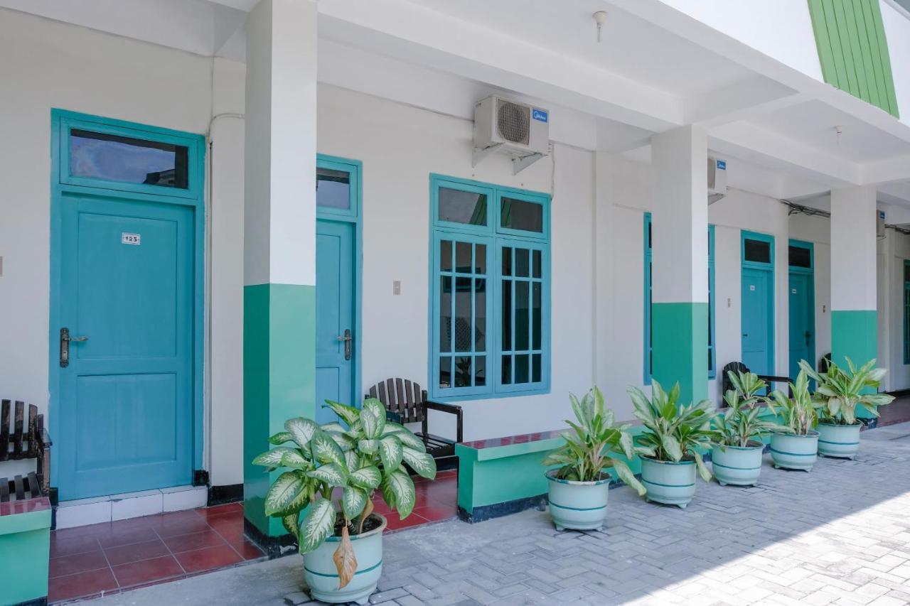 Hotel Taman Indah Madiun Zewnętrze zdjęcie