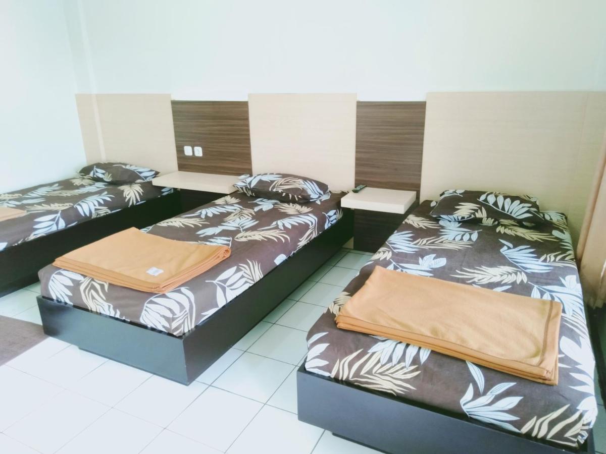 Hotel Taman Indah Madiun Zewnętrze zdjęcie