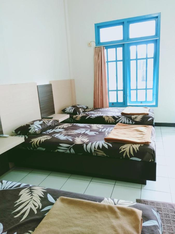 Hotel Taman Indah Madiun Zewnętrze zdjęcie