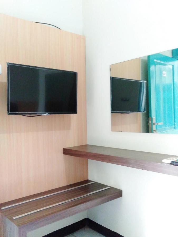 Hotel Taman Indah Madiun Zewnętrze zdjęcie