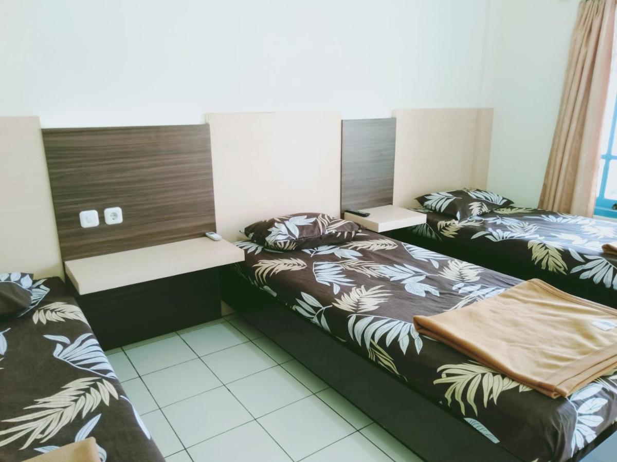 Hotel Taman Indah Madiun Zewnętrze zdjęcie