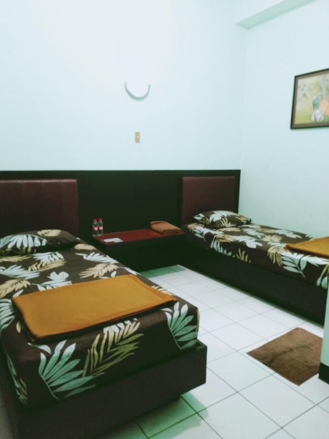 Hotel Taman Indah Madiun Zewnętrze zdjęcie