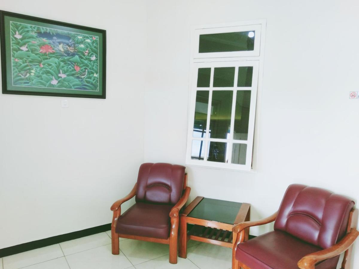 Hotel Taman Indah Madiun Zewnętrze zdjęcie