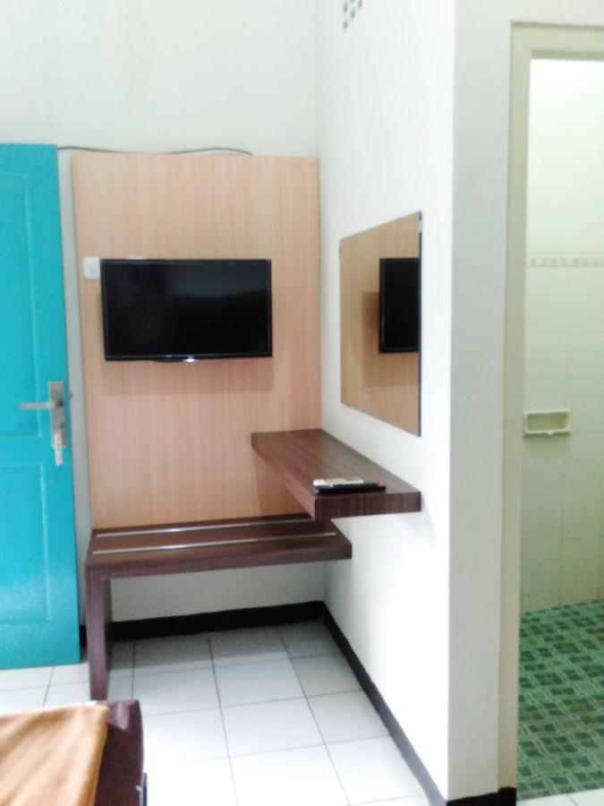 Hotel Taman Indah Madiun Zewnętrze zdjęcie