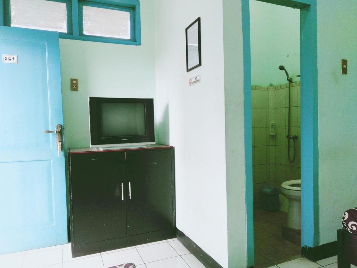 Hotel Taman Indah Madiun Zewnętrze zdjęcie