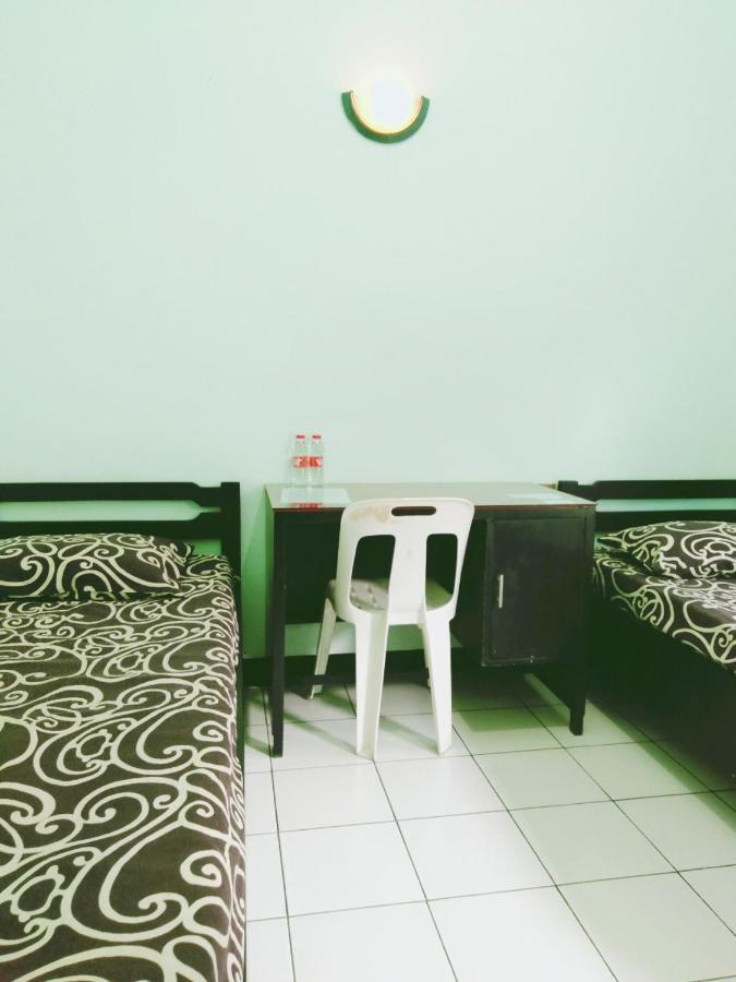 Hotel Taman Indah Madiun Zewnętrze zdjęcie