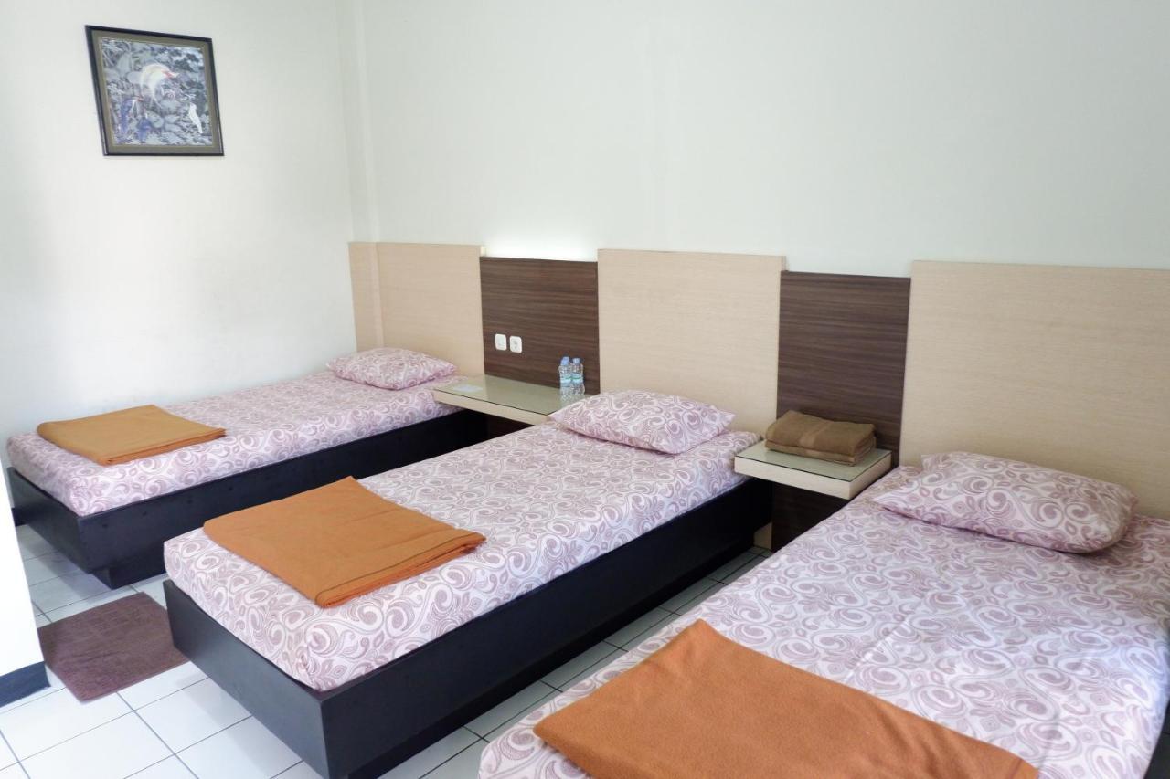 Hotel Taman Indah Madiun Zewnętrze zdjęcie
