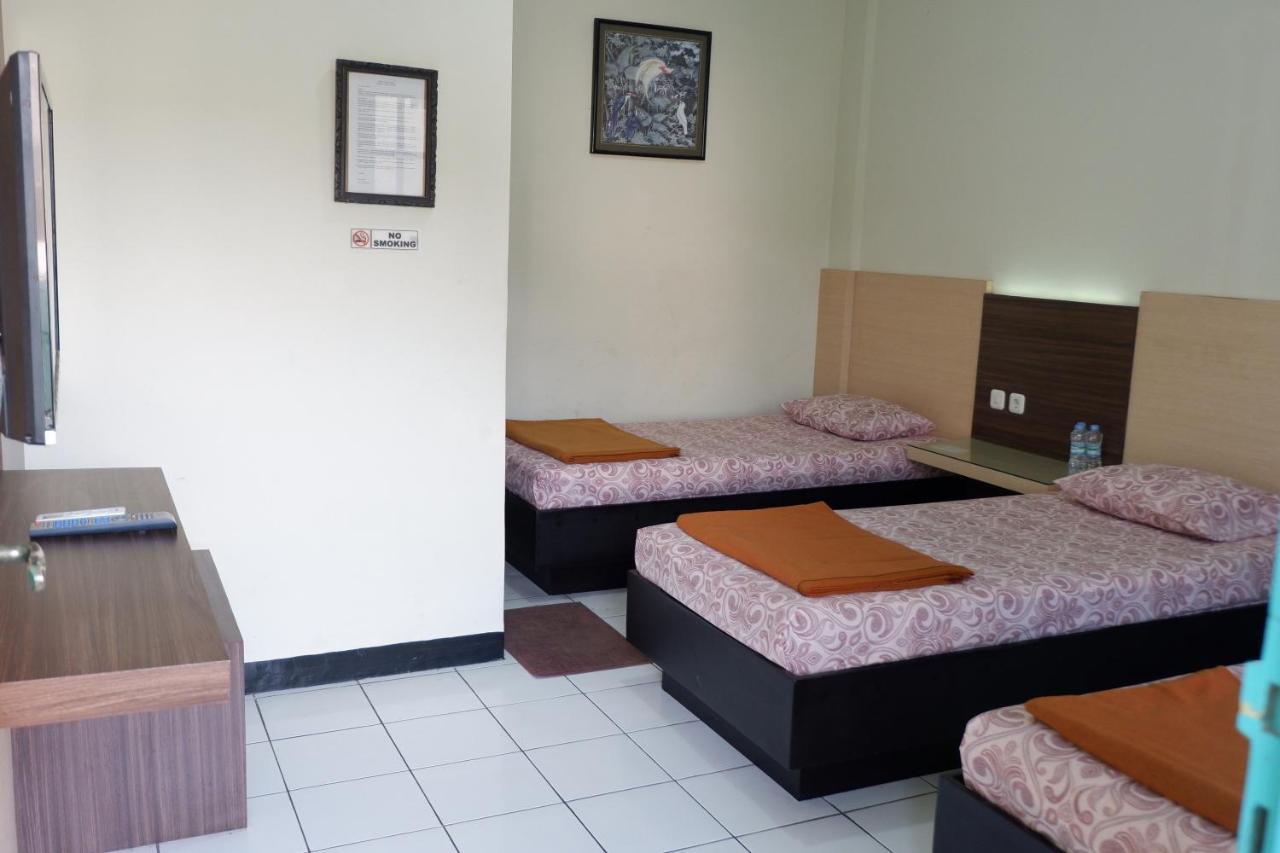 Hotel Taman Indah Madiun Zewnętrze zdjęcie