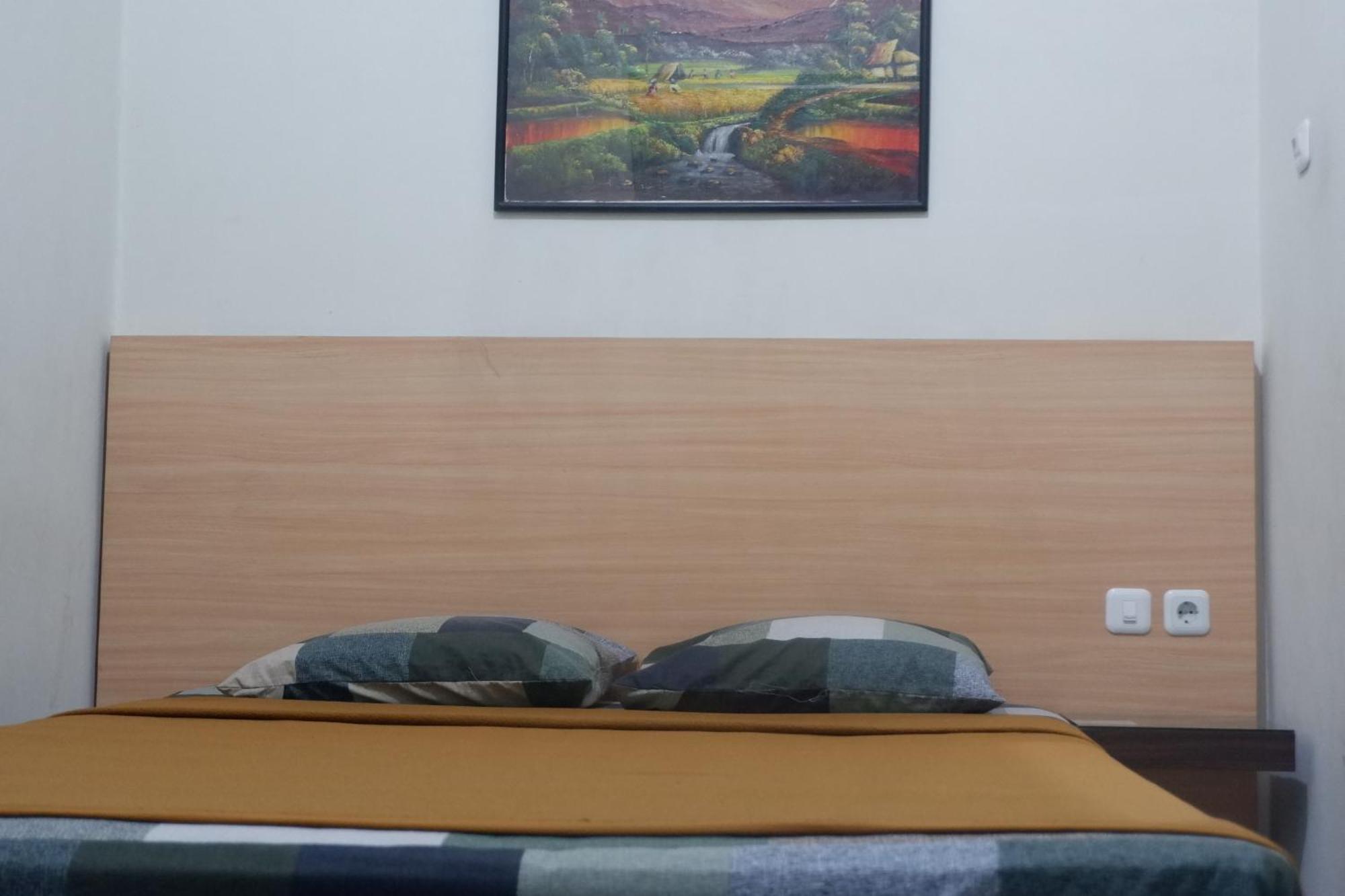 Hotel Taman Indah Madiun Zewnętrze zdjęcie