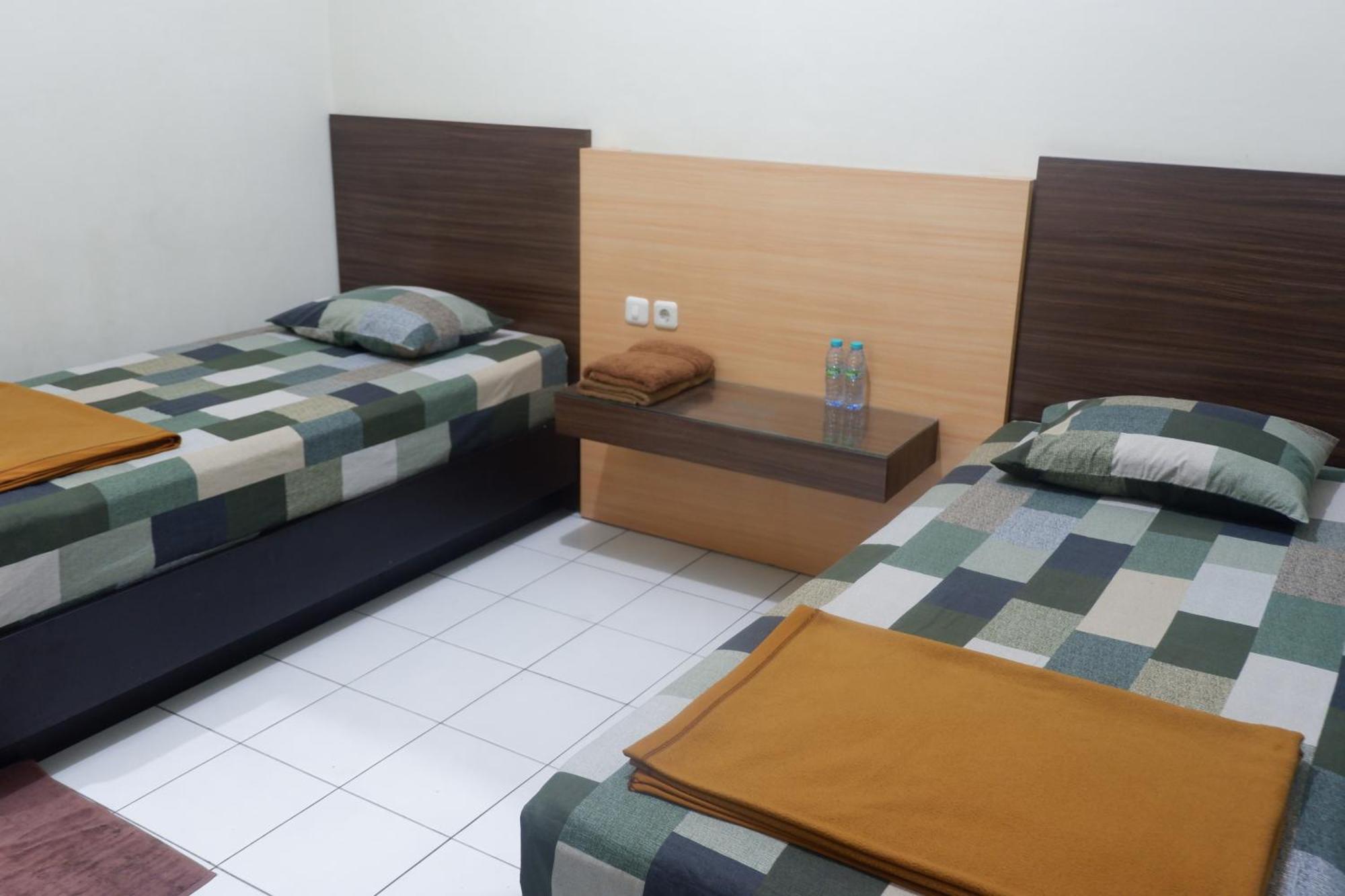 Hotel Taman Indah Madiun Zewnętrze zdjęcie