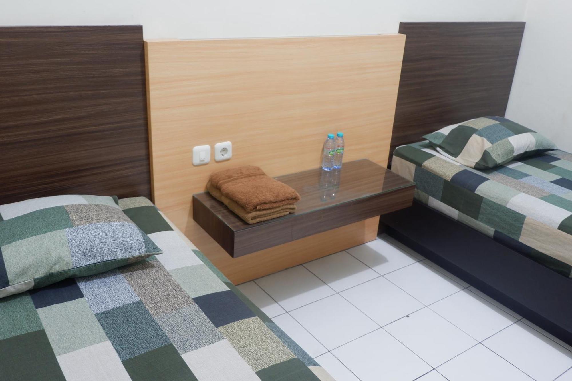 Hotel Taman Indah Madiun Zewnętrze zdjęcie