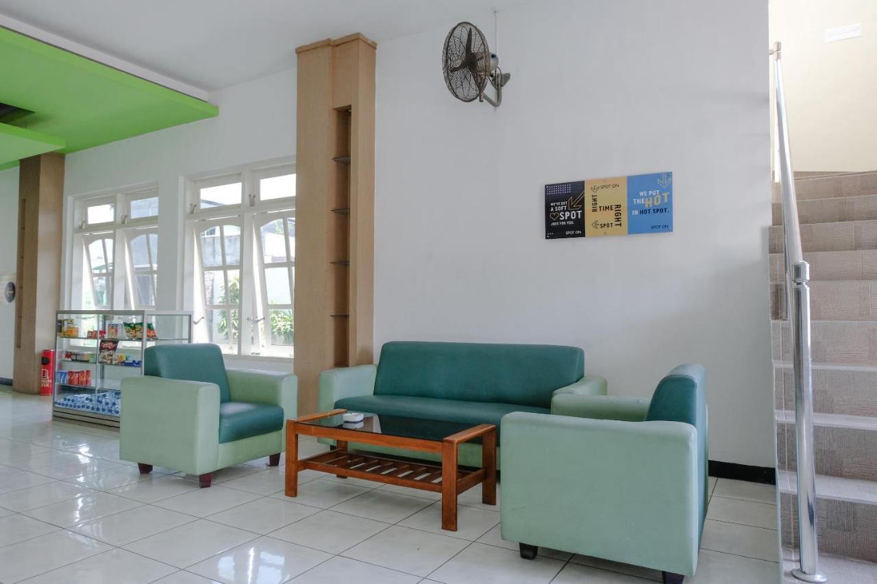 Hotel Taman Indah Madiun Zewnętrze zdjęcie