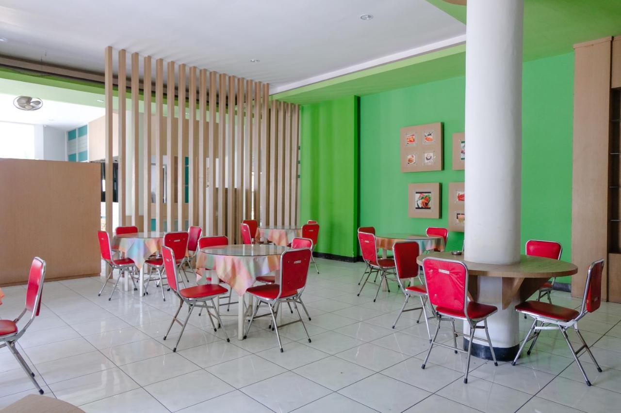 Hotel Taman Indah Madiun Zewnętrze zdjęcie